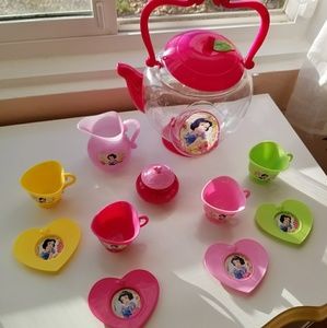 Snow White Tea Set